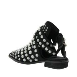 Summer Shoe Store -Summer Shoe Store IMG 7093copyy 02 Easy Resize.com